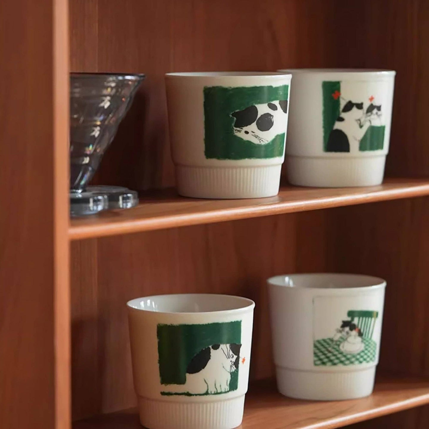 Ceramic mug set with cute cat designs