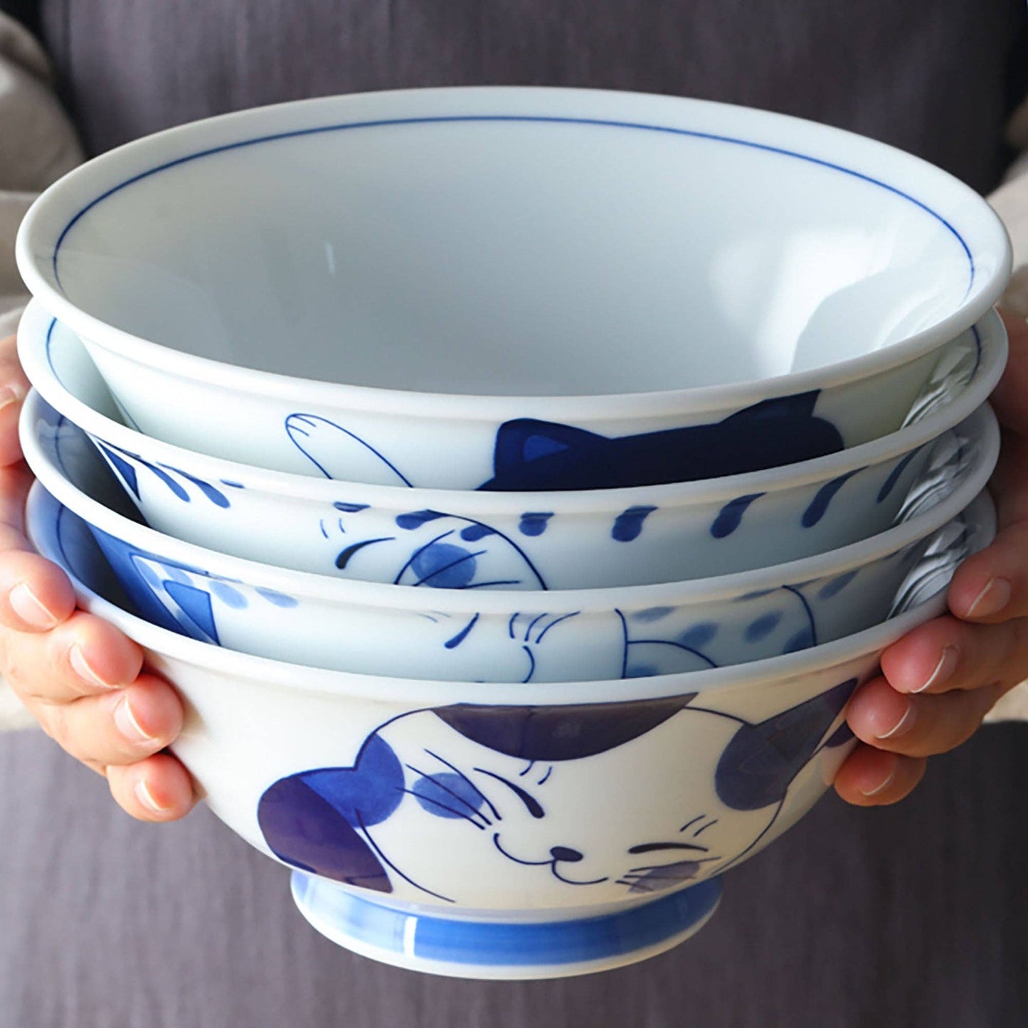 Ramen bowl with spotted cat design