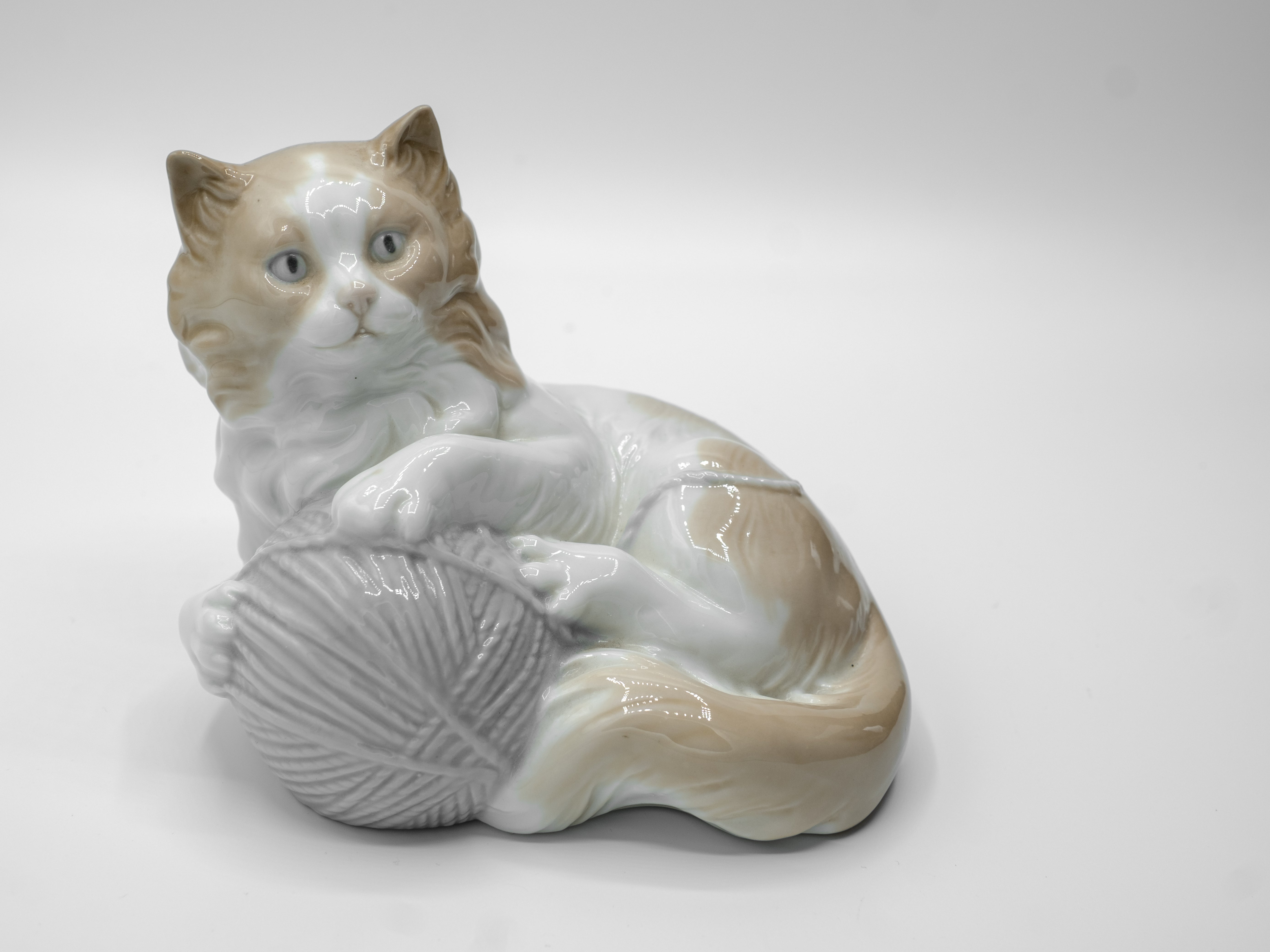 Nao by Lladro Porcelain Cat Figurine – Jam Cat